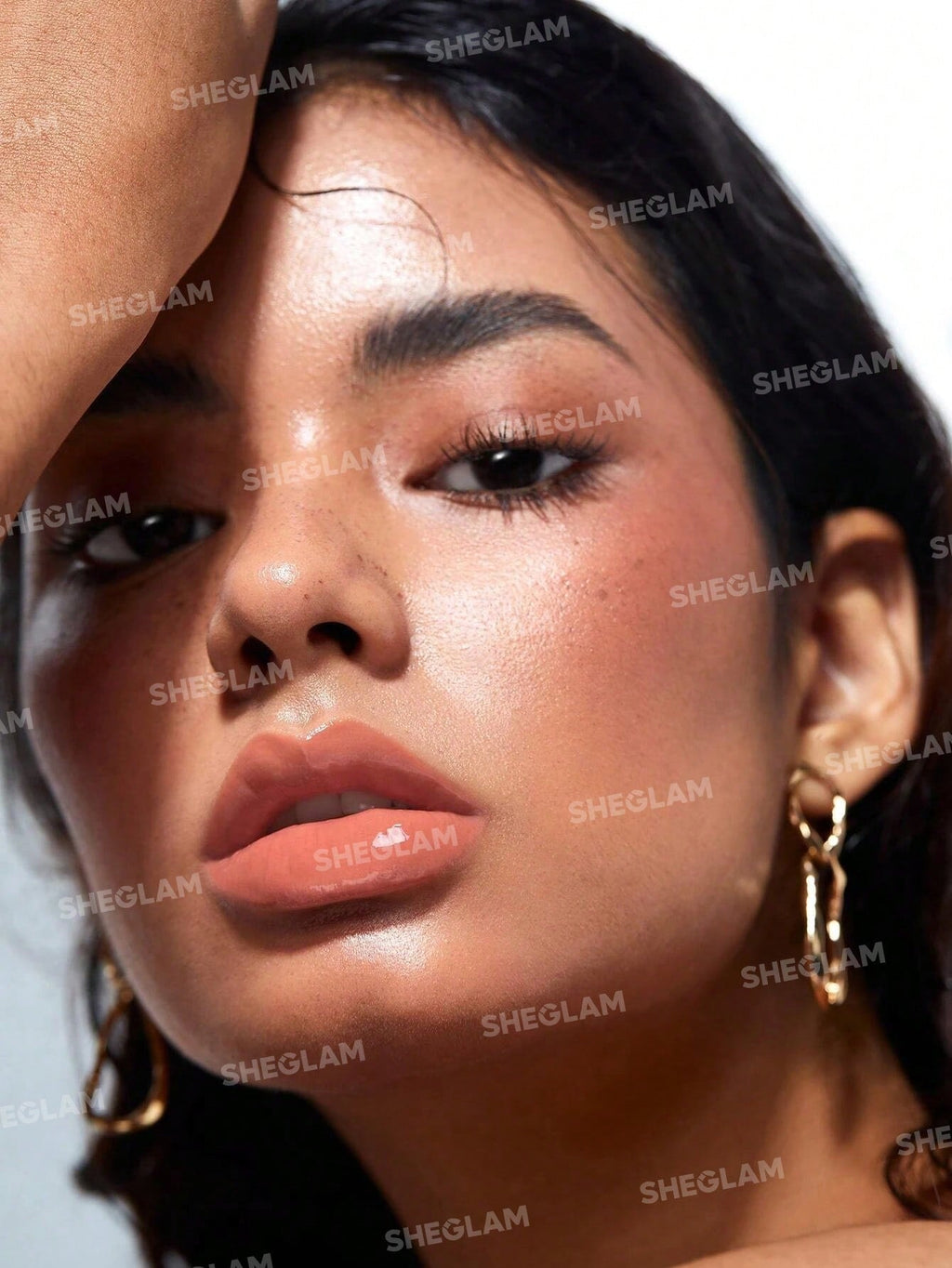 Pout-Perfect Shine Lip Plumper