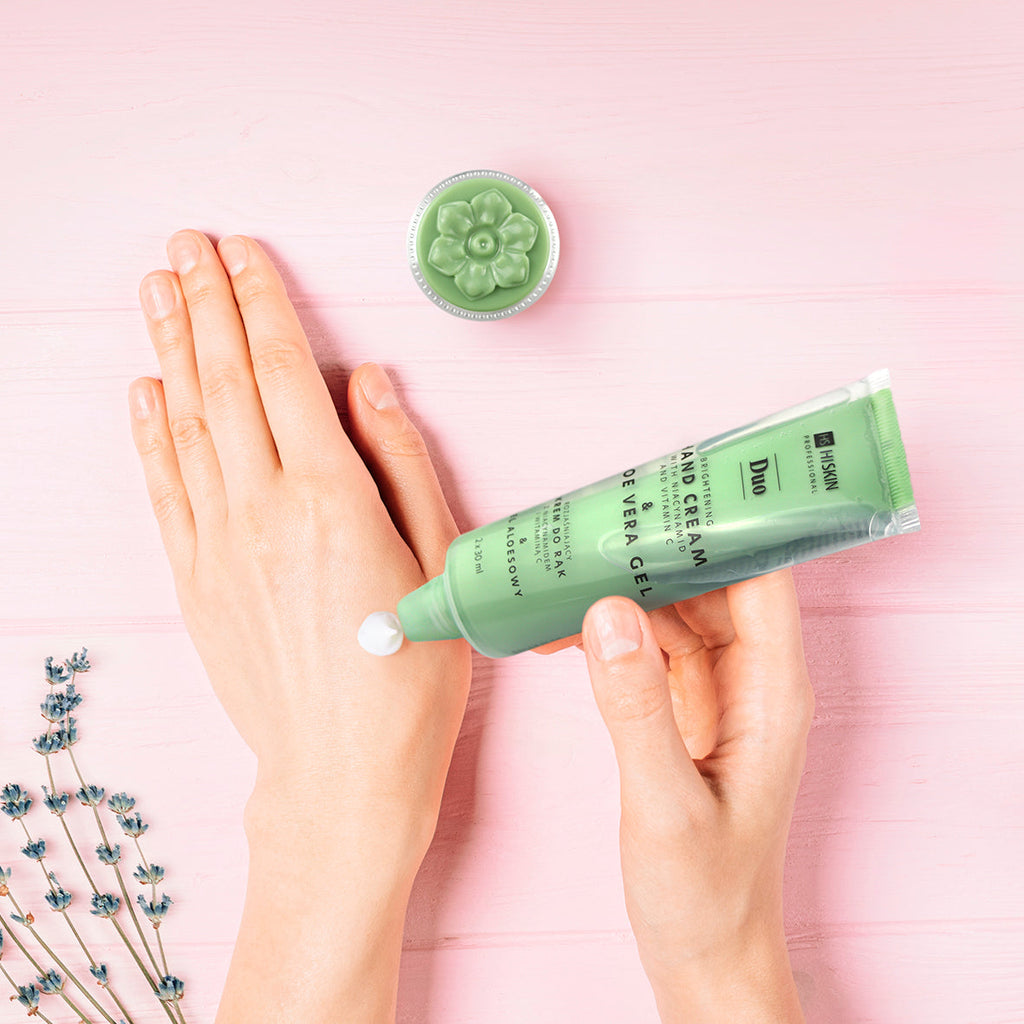BRIGHTENING HAND CREAM DUO WITH NIACYNAMID AND VITAMIN C & ALOE VERA GEL